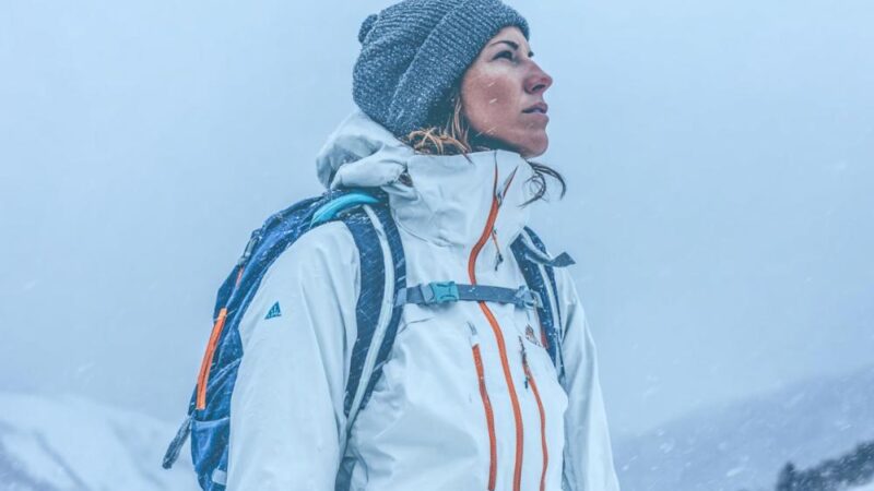 Czy dieta ma wpływ na kondycję skóry dłoni i stóp zimą?